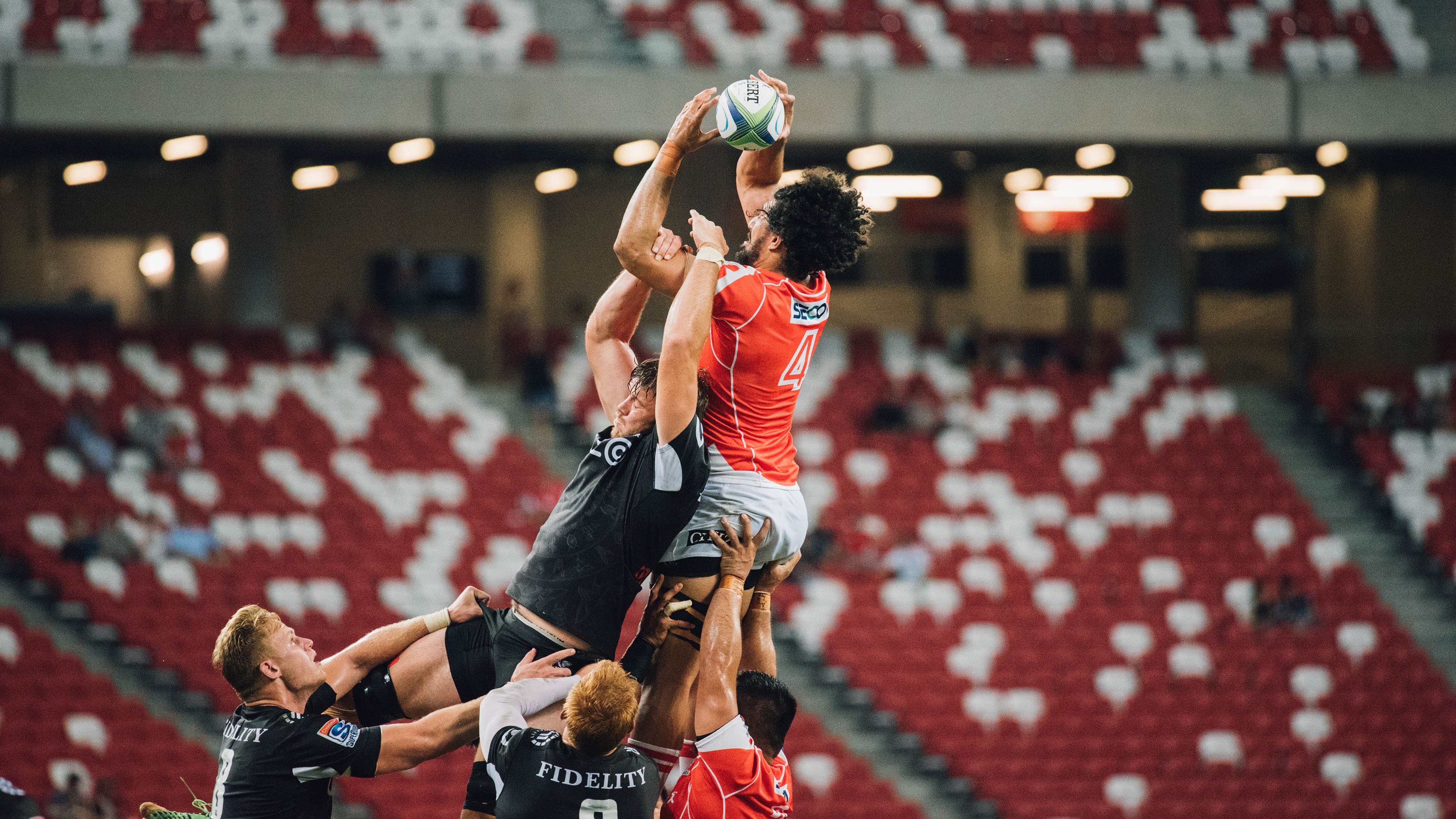 “马科斯·梅特罗的进攻火力和防守稳健，成就美洲狮队的全能之星”